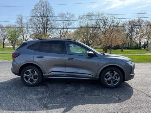 Used 2023 Ford Escape ST-Line image 8