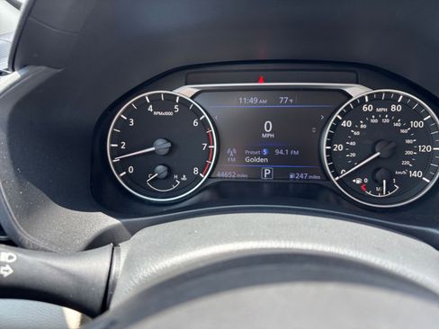 Used 2025 Nissan Altima 2.5 SV FWD image 40