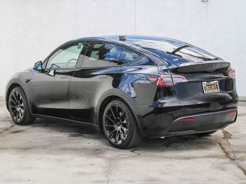Used 2022 Tesla Model Y Long Range AWD/4WD image 4