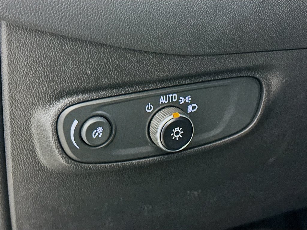 Used 2023 Chevrolet Equinox LT FWD image 15