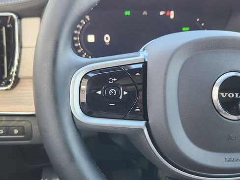 New 2026 Volvo XC90 T8 Plus w/ Protection Package Premier image 17