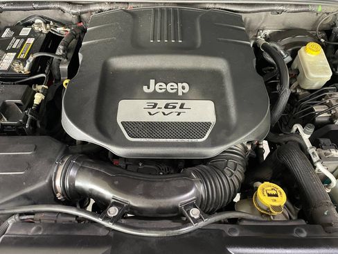 Used 2013 Jeep Wrangler Sport w/ Connectivity Group image 34
