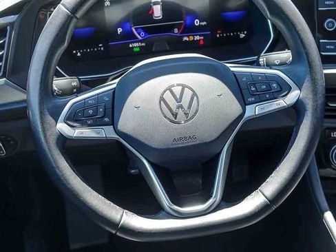 Used 2024 Volkswagen Jetta SE FWD image 17