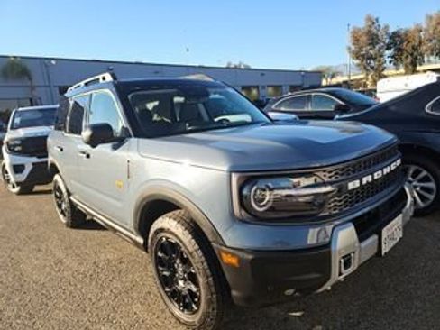 Used 2025 Ford Bronco Sport Badlands image 7