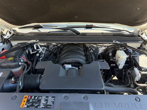 Used 2018 Chevrolet Tahoe LT w/ LT Signature Package AWD/4WD image 16