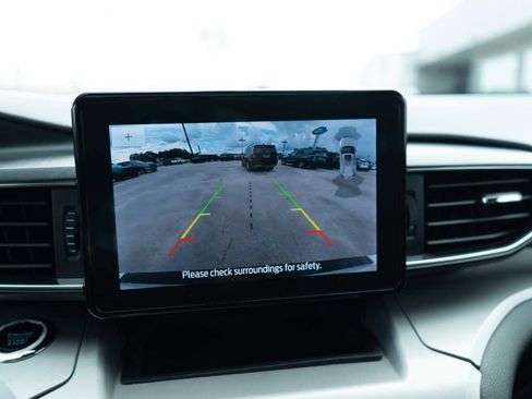 Used 2023 Ford Explorer XLT w/ Equipment Group 202A RWD image 23