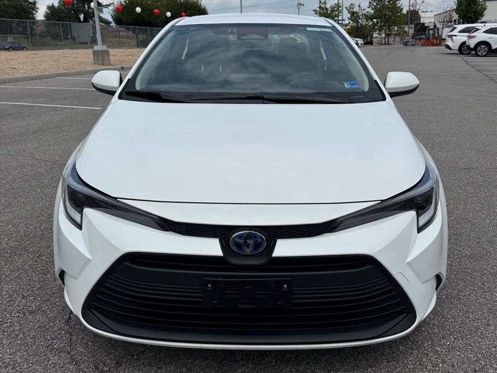 Certified 2025 Toyota Corolla LE FWD image 10