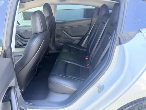Used 2018 Tesla Model 3 Long Range RWD image 11