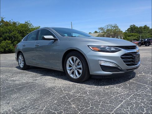 Used 2024 Chevrolet Malibu LT FWD image 2
