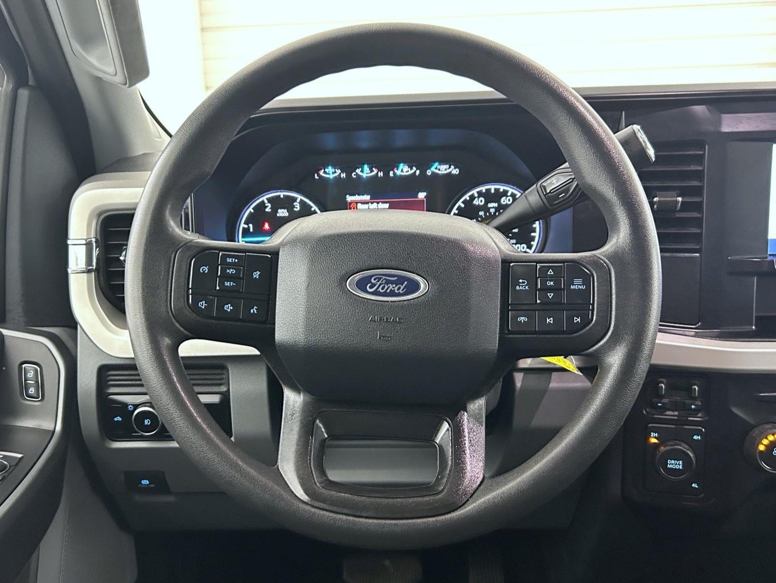 Used 2025 Ford F250 XLT AWD/4WD image 11
