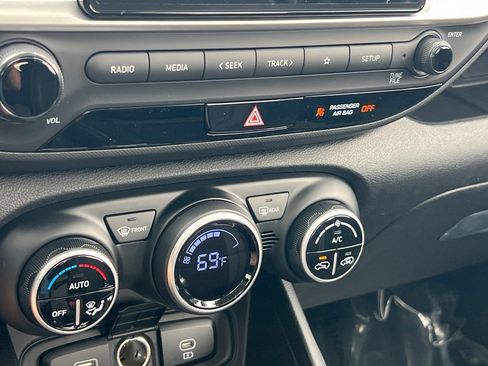 New 2025 Hyundai Venue SEL image 23