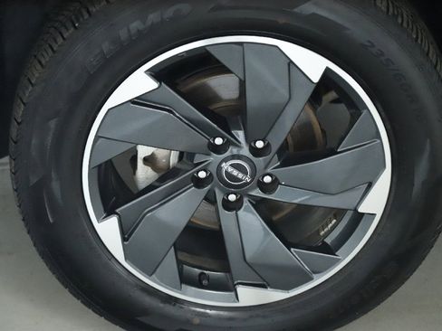 Used 2024 Nissan Rogue SV image 37