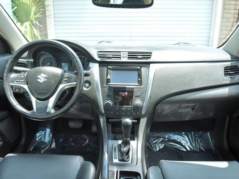 Used 2013 Suzuki Kizashi Sport SLS image 33