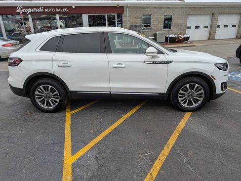 Used 2020 Lincoln Nautilus Premier w/ Equipment Group 101A image 8