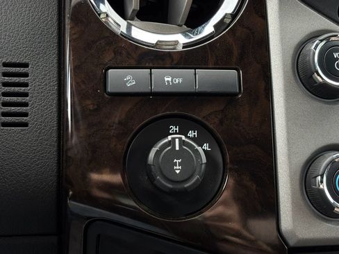 Used 2014 Ford F250 Platinum w/ FX4 Off-Road Package AWD/4WD image 45