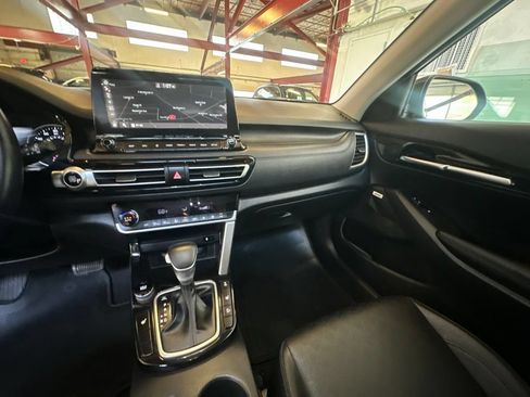 Used 2021 Kia Seltos SX w/ SX Sunroof Package AWD/4WD image 26