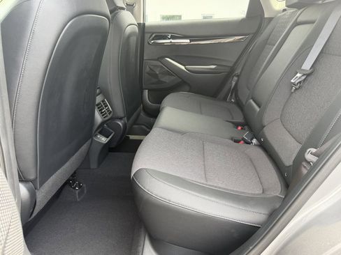 New 2026 Kia Seltos S FWD image 18