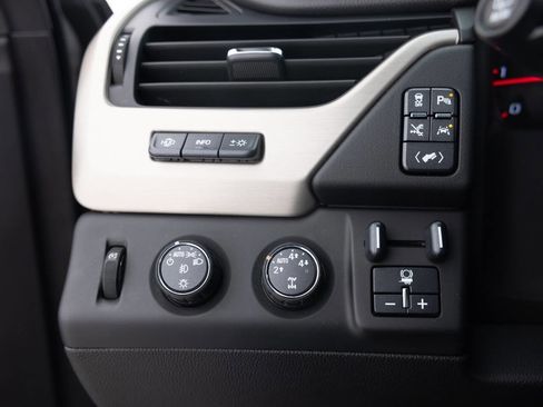 Used 2016 GMC Yukon XL Denali w/ Open Road Package image 40