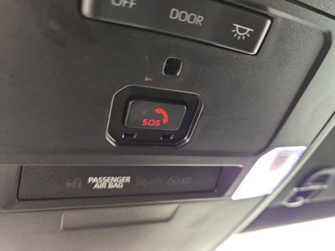 Used 2024 Toyota Tacoma TRD Off-Road image 28