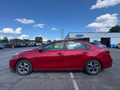 Used 2019 Kia Forte LXS FWD image 5
