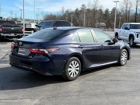 Used 2022 Toyota Camry LE image 3