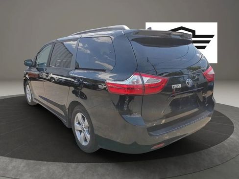 Used 2019 Toyota Sienna LE FWD image 5