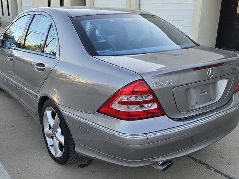 Used 2004 Mercedes-Benz C 320 Sedan image 6