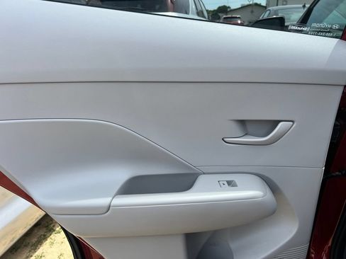 Used 2024 Hyundai Kona SEL FWD image 31