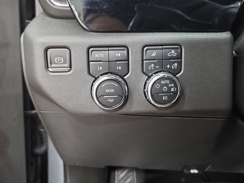 Used 2023 GMC Sierra 1500 SLT w/ SLT Premium Package AWD/4WD image 26