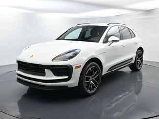 Certified 2024 Porsche Macan image 1