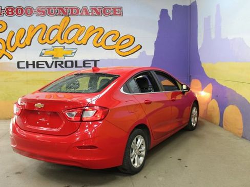 Used 2019 Chevrolet Cruze LT w/ LT True North Edition FWD image 8