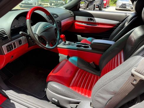 Used 2002 Ford Thunderbird RWD image 5