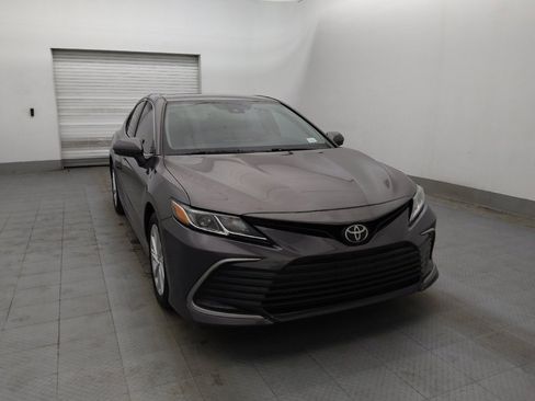 Used 2021 Toyota Camry LE image 11