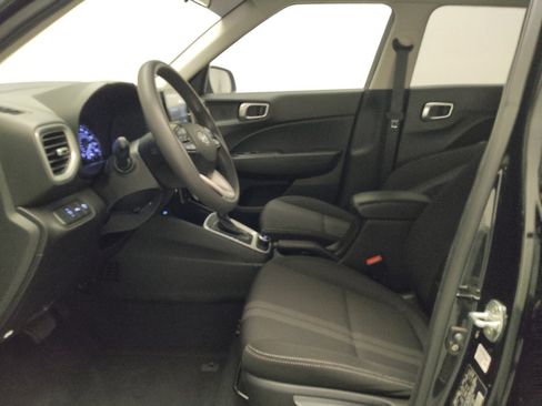 Used 2020 Hyundai Venue SEL FWD image 17
