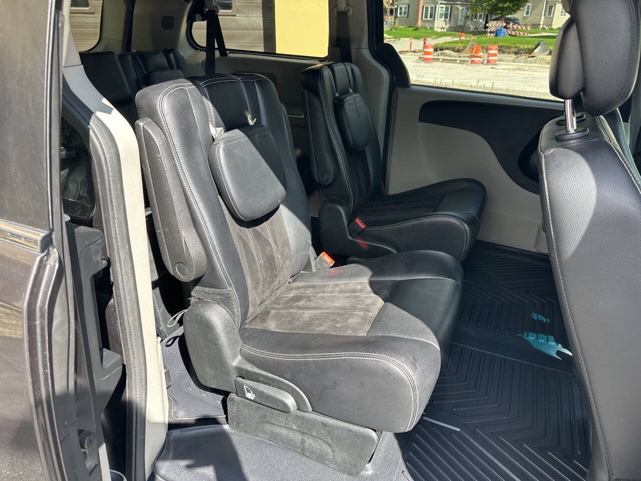 Used 2017 Dodge Grand Caravan SXT FWD image 10