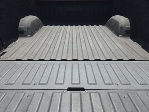 Used 2024 GMC Sierra 1500 AT4 w/ Technology Package AWD/4WD image 34