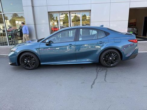 Certified 2026 Toyota Camry SE w/ Convenience Package FWD image 4