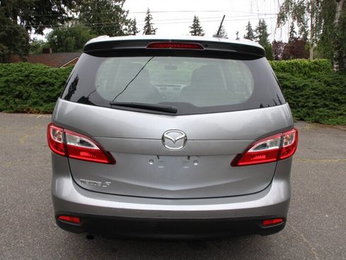 Used 2012 MAZDA MAZDA5 Touring w/ Moonroof & Audio Pkg FWD image 11