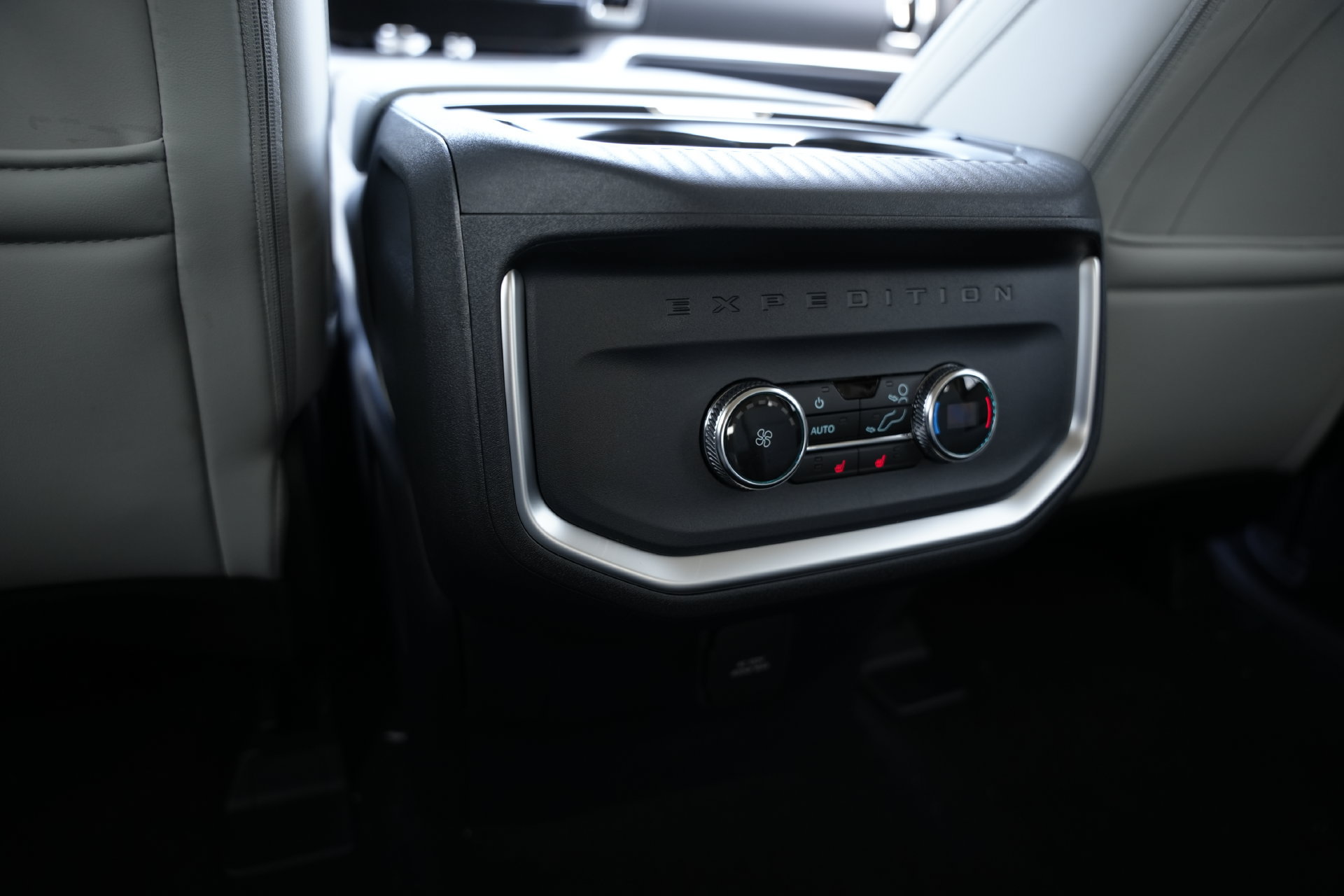 New 2027 Ford Expedition Max Platinum AWD/4WD image 13