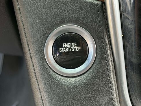 Used 2019 Cadillac Escalade ESV Luxury AWD/4WD image 15