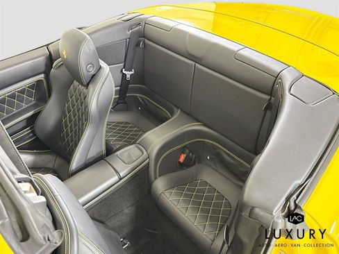 Used 2014 Ferrari California image 8