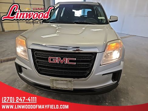 Used 2017 GMC Terrain SLE image 3