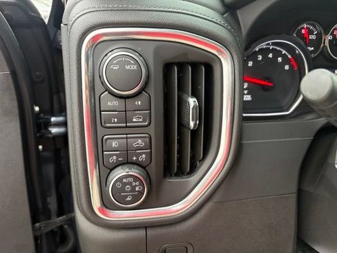 Used 2021 Chevrolet Silverado 1500 LTZ AWD/4WD image 25