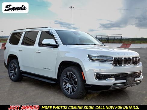 Used 2022 Jeep Wagoneer Series III AWD/4WD image 1