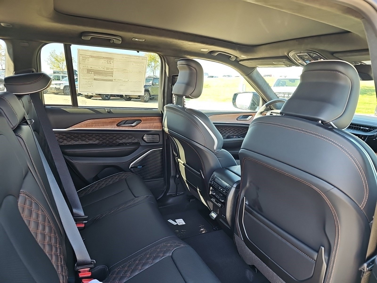 New 2027 Jeep Grand Cherokee Summit AWD/4WD image 14