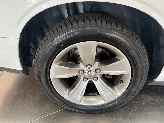Used 2017 Dodge Challenger SXT RWD image 9