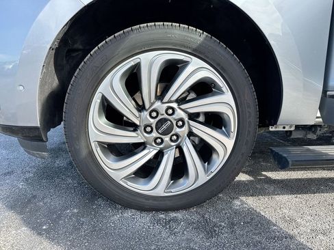 Used 2023 Lincoln Navigator Reserve image 29