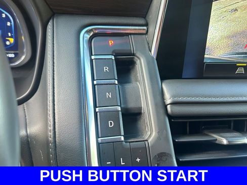 Used 2023 Chevrolet Suburban LT image 13