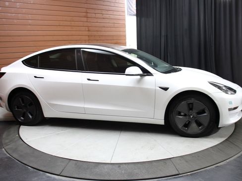 Used 2023 Tesla Model 3 Standard Range image 28