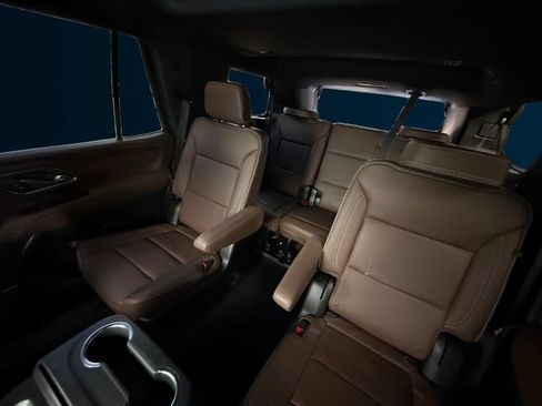 Used 2024 Chevrolet Tahoe High Country AWD/4WD image 16